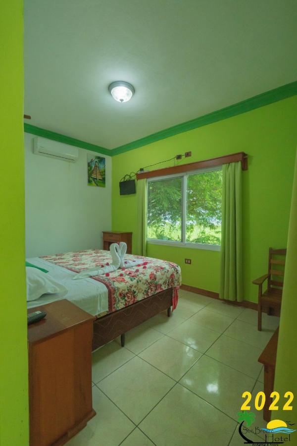 Sun Breeze Hotel El Remate Dış mekan fotoğraf